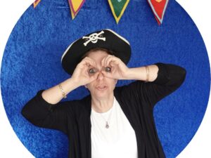 שעת סיפור "מוכר הכובעים והקופים" לקהל הרחב