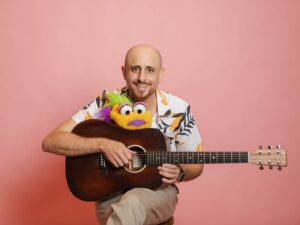 🎵 מפוחית וגיטרה עם יואב 🎸 26/5 בשעה 17:00
